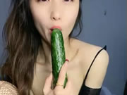 Salatalık ve Mastürbasyon ile Çinli Canlı Kız